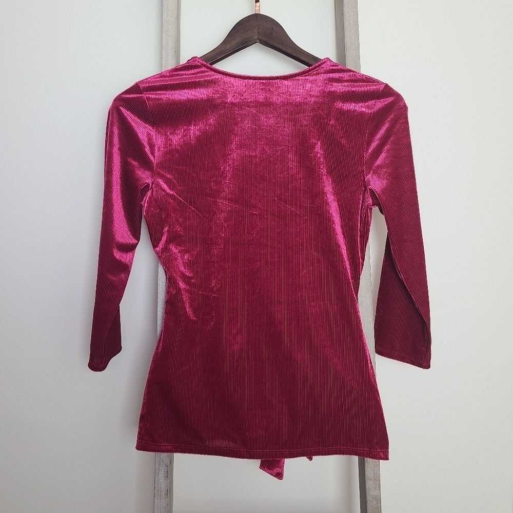 ⭐️40% Off⭐️ Express Red Ribbed Velvet Wrap Front Top - Picture 4 of 9